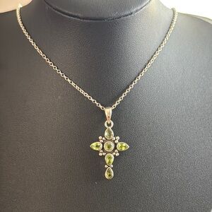 Sterling Silver Necklace w Peridot Cross Pendant